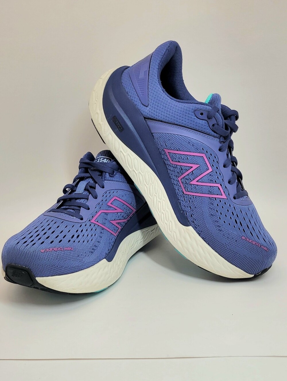 New Balance Fresh Foam X 1540v4 Womens Size 9 Wide Blue Pink Running Shoes W1540